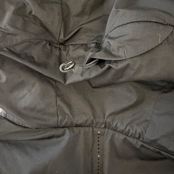 Lululemon Run for Cold Pullover in Black - Picture 14 of 16